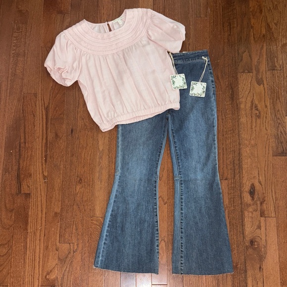Chelsea & Violet Other - Chelsea & Violet Pink Lace Top with Denim Flare Stretch Jeans Size L 10/12 NWT